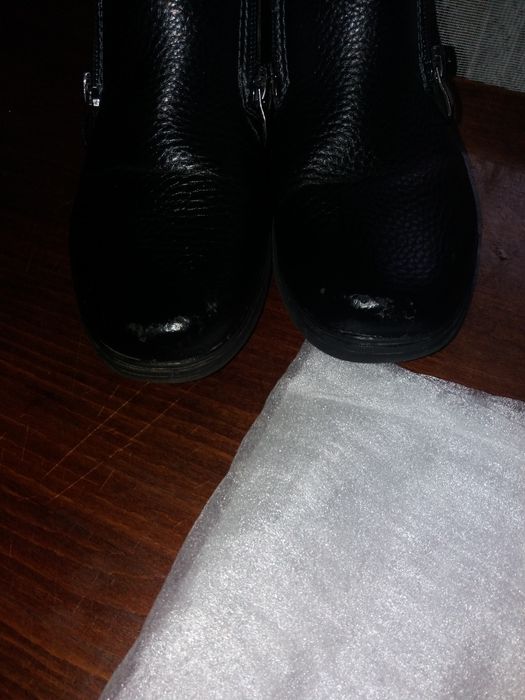 Продам осенние ботинки на мальчика.