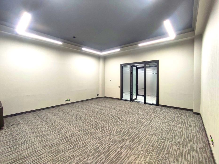 Nukus ko‘chasi BS da 40 ta parkovkali ofis ijaraga beriladi AX