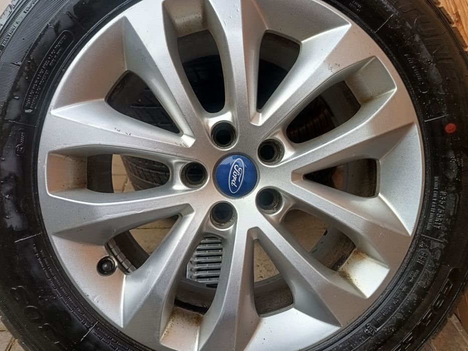 Vând 4 cauciuc de vară cu jante 235/55R17