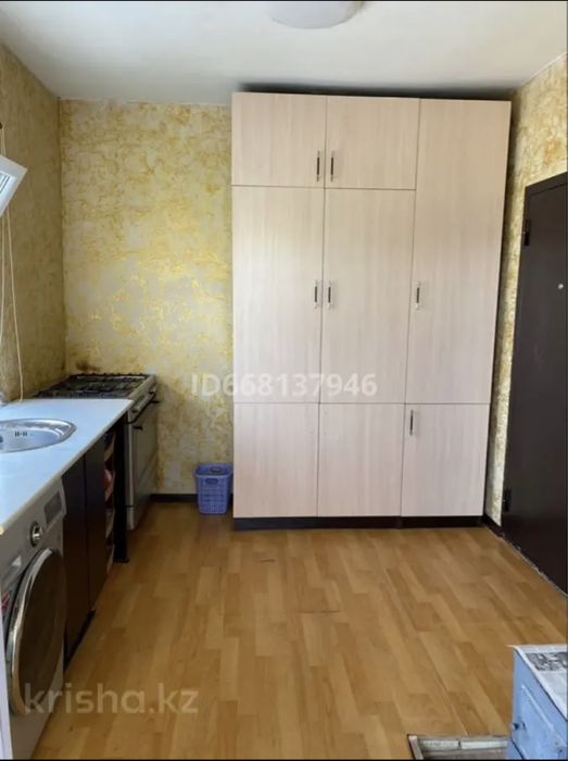 Продаю шкаф для прихожей комнаты для вещей и обуви