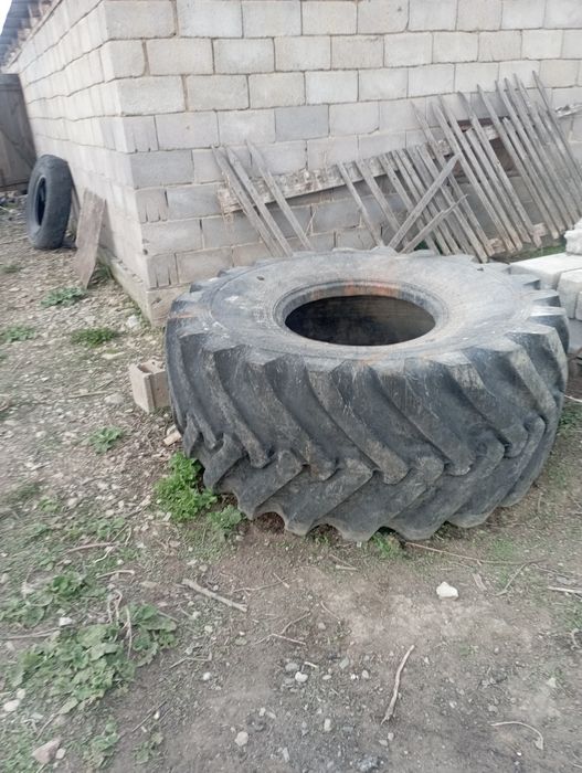 Продам резину на кировец