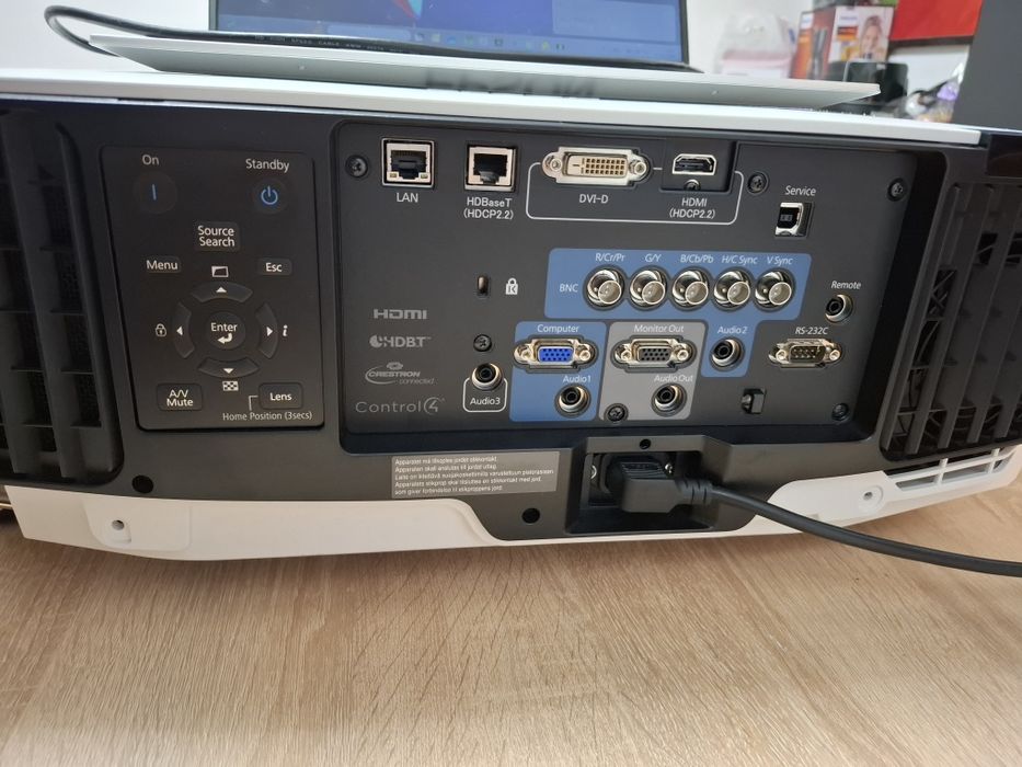 СПЕШНО!!! Epson pro eb-l1300u laser wuxga 3lcd projector with 4k