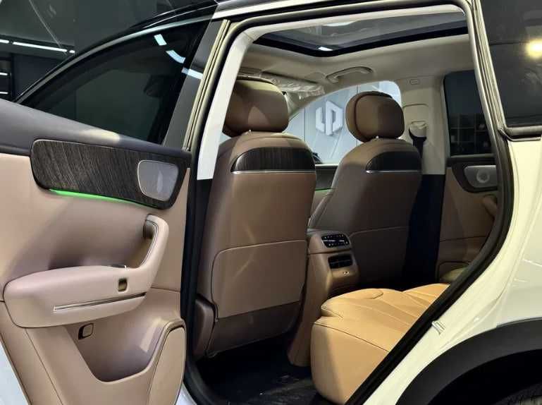 Leapmotor C11 Rasmiy dillerdan chegirma bilan