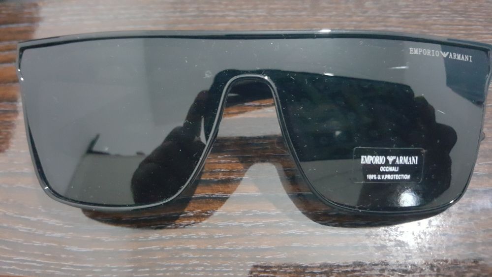 Солнцезащитные очки Armani