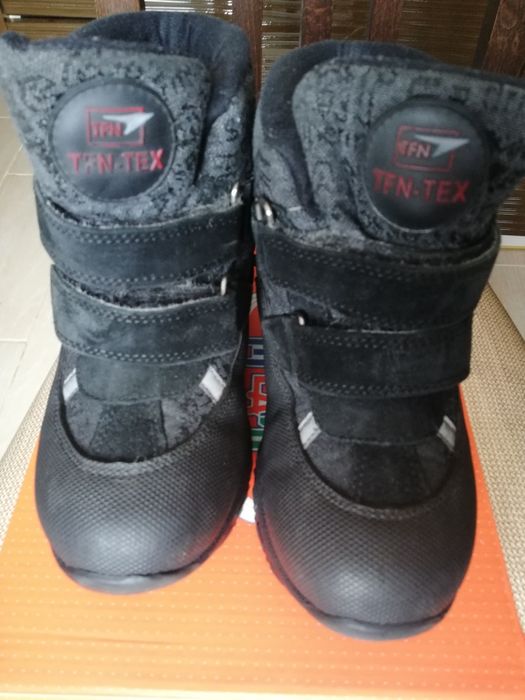 Продам зимние  детские ботинки