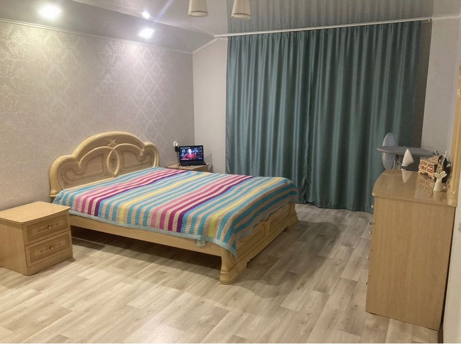 Продам спальный гарнитур