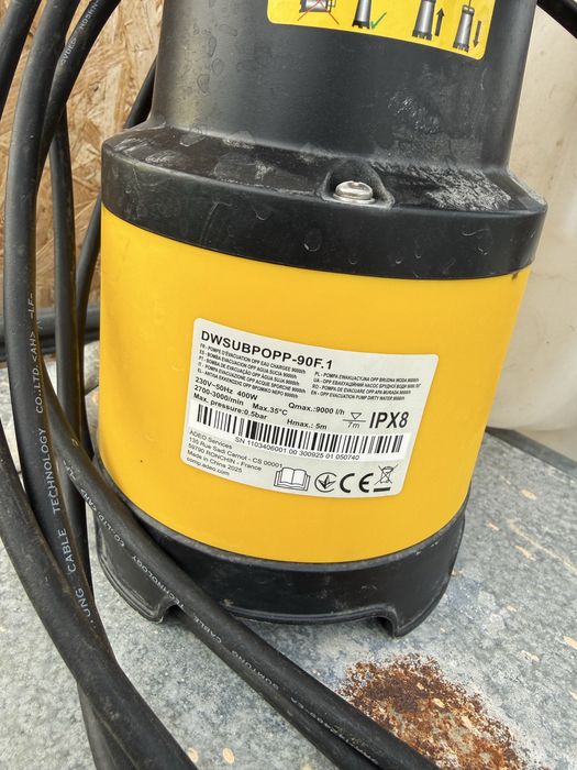 Pompa submersibila