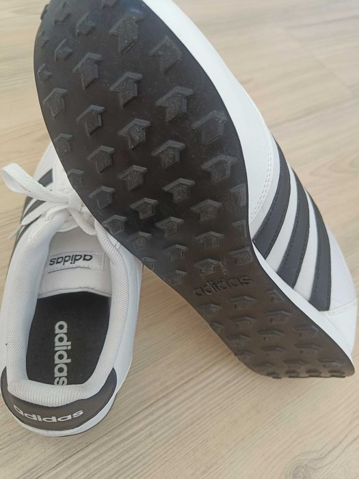 Продавам маратонки.