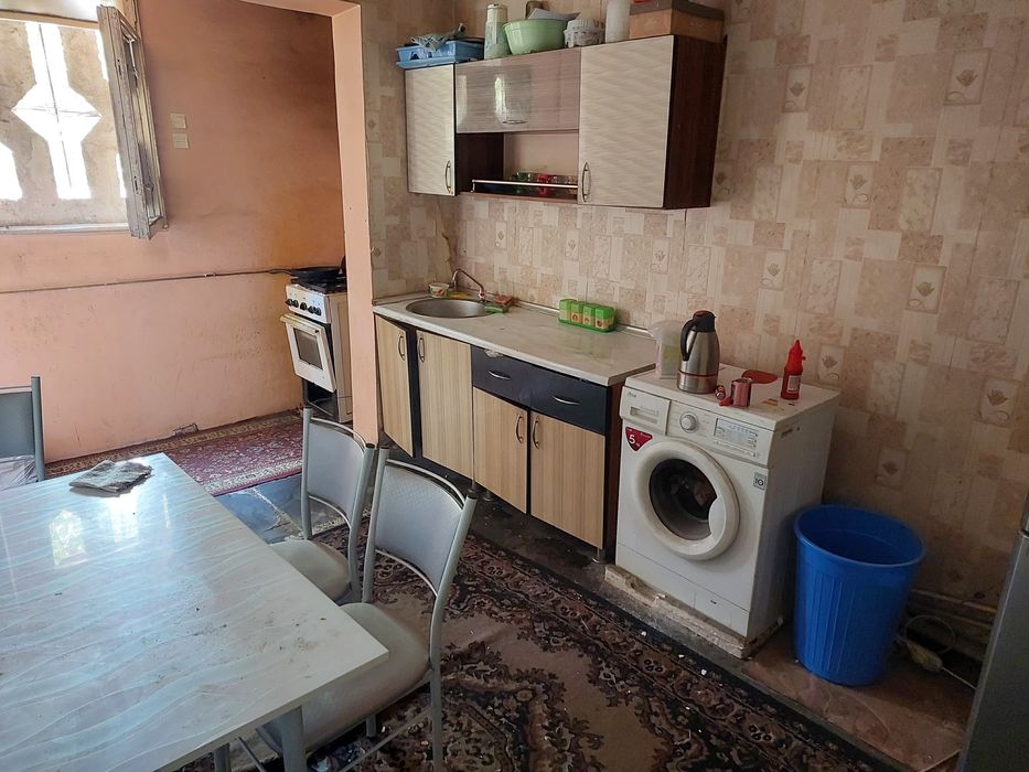 Milliy bogʻ metroni oldidan bollarga kvartir