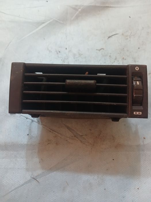 Дефлектор Мерседес W124