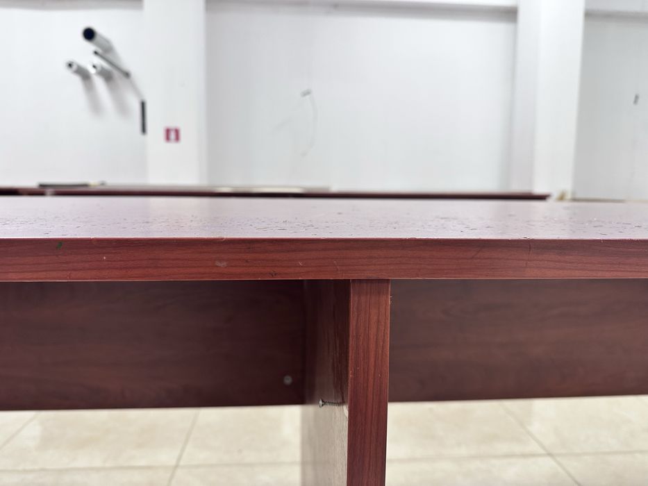 Работни  маси 2 бр височина 87 ширина 80 дължина 3.15