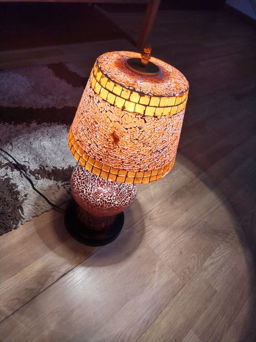 Veioza orientală cu mozaic de sticla roșie