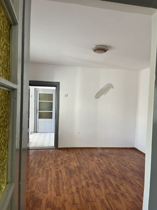 Casa centrala, 4 camere + anexe