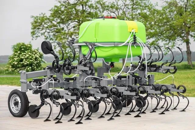 Rotor Cultivator/Prasitor cu azot/foliar lichid 6-8 rindurii