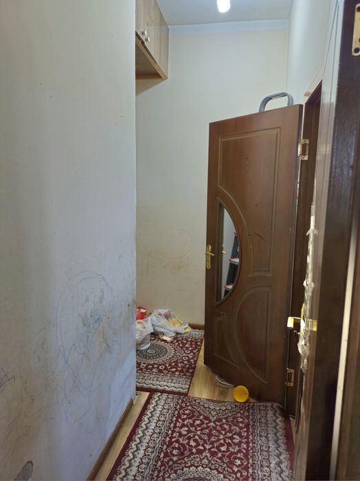 Сергели 6а да 2 хона килинган 1 хонали хонадон сотилади