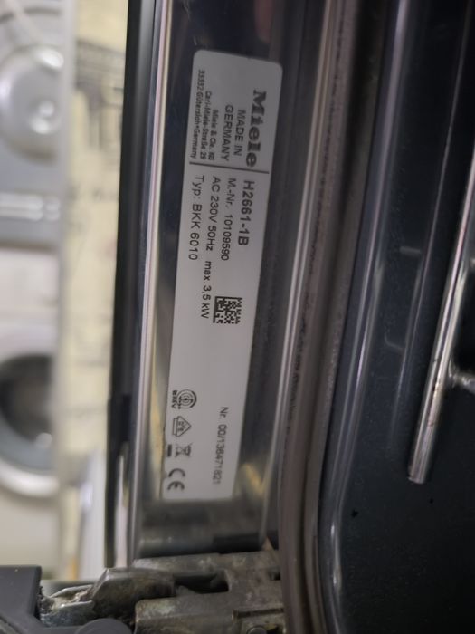 Фурна Miele H2661-1B - 76 литра - клас А