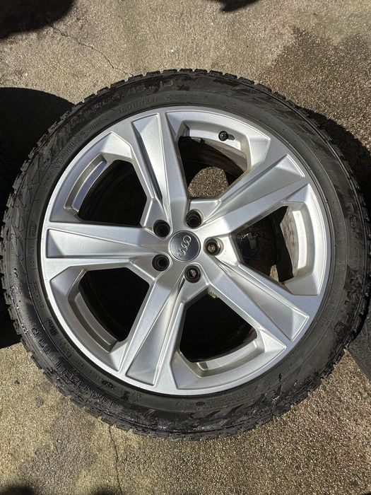 Оригинални джанти на Ауди 245/45 19 с гуми Nokian tyres