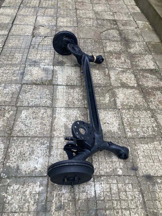 Заден мост за тойота версо S/Toyota verso s 11-15г