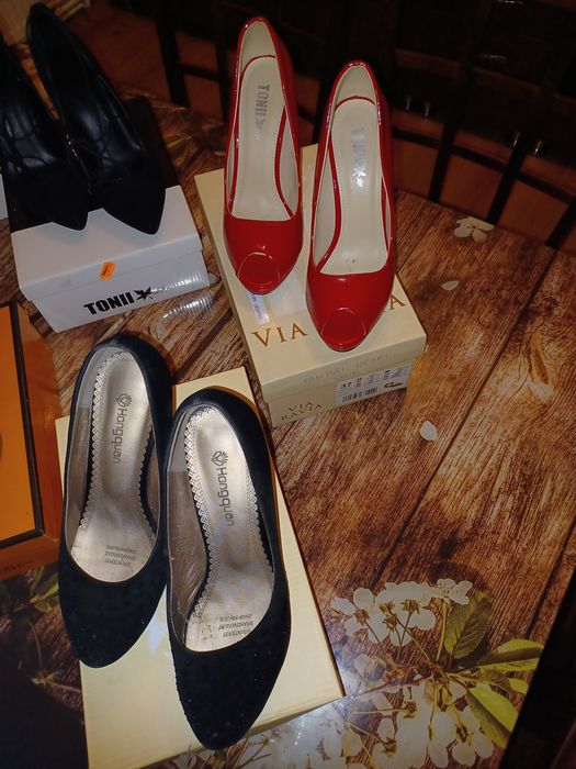 Vind urgent pantofi dama de ocazie