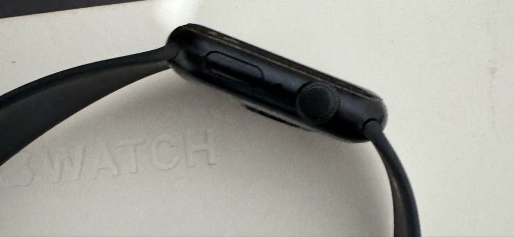 Iwatch 9 98 % orginal holati yangidy.