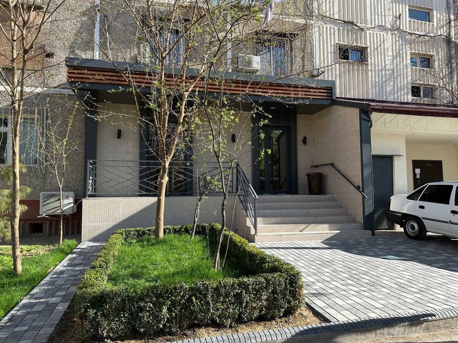 Продаётся Срочно нежилой помещение госпитальной ор-р Базар 120.м2