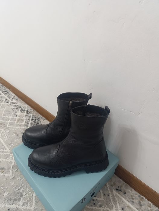 Продам зимние ботинки