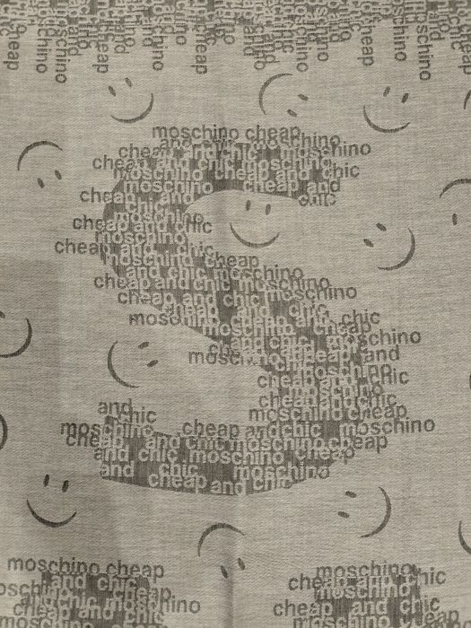 Шарф вискоза от MOSCHINO