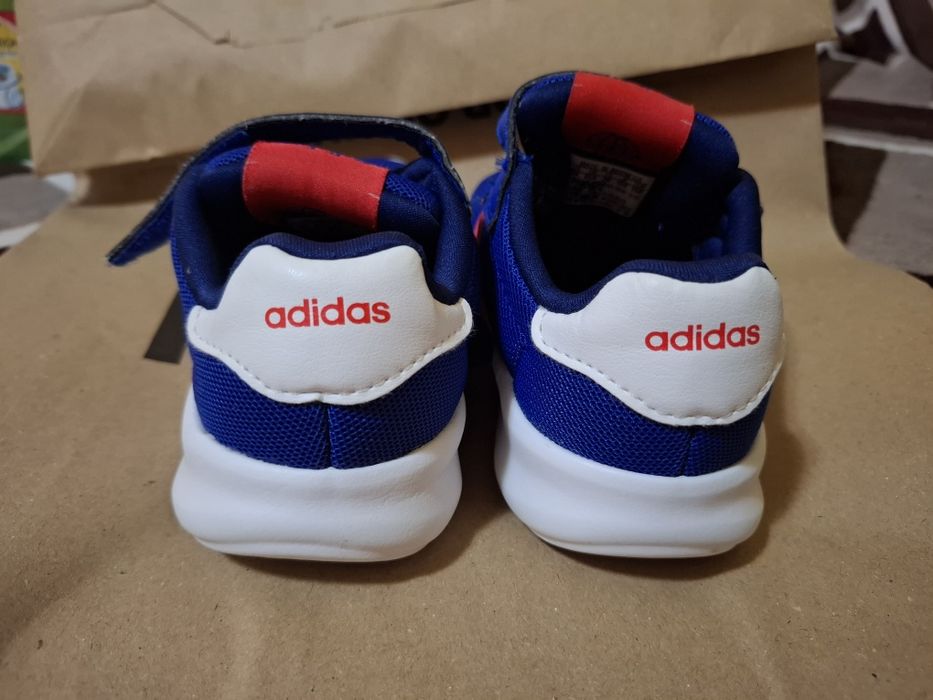 Adidasi băiețel  stare foarte bună