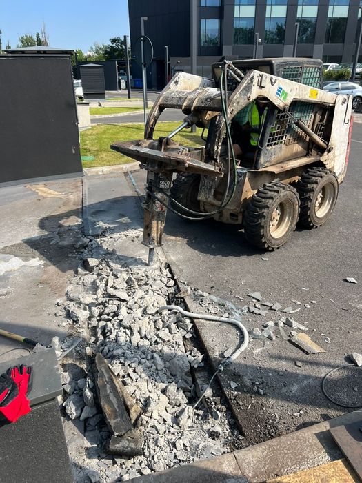 Inchiriez bobcat, taiere beton asfalt