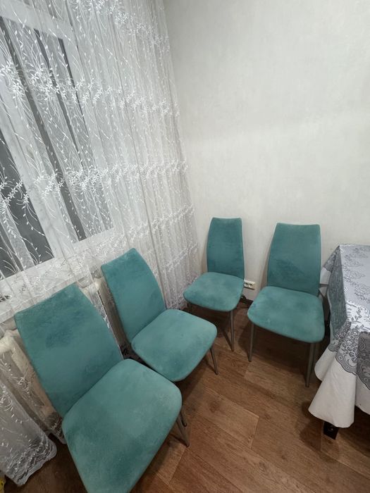 Продам стол и стулья