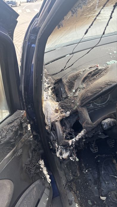 Vand Volkswagen Sharan incendiat