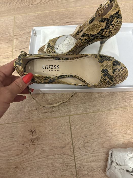 Vand sandale originale GUESS BY MARCIANO.