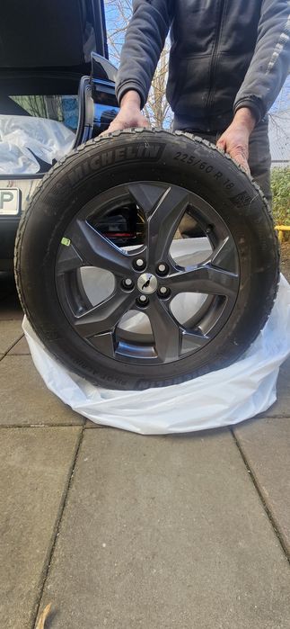 Vând roti de iarna  complete Ford