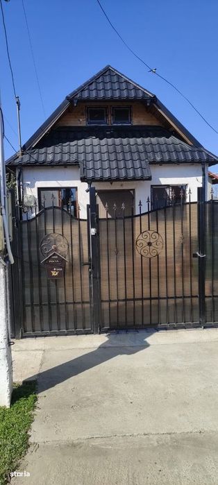 De Vanzare casa zona Cazasu