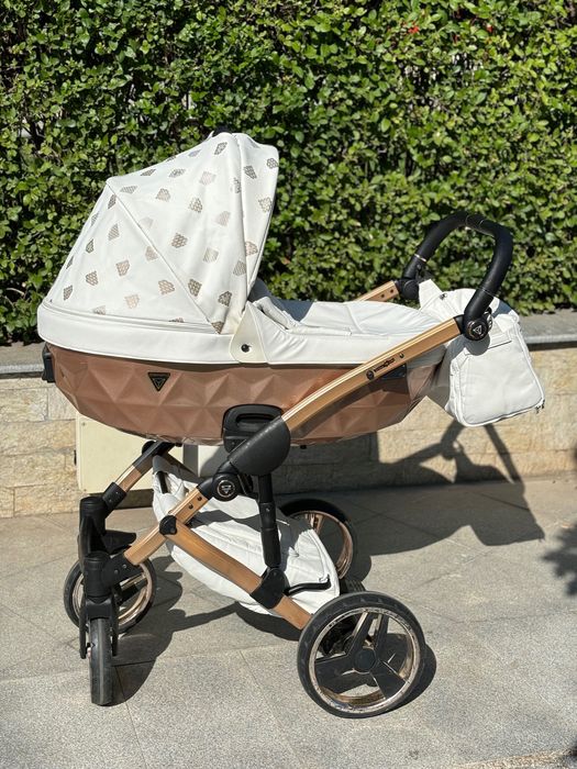 Бебешка количка Junama