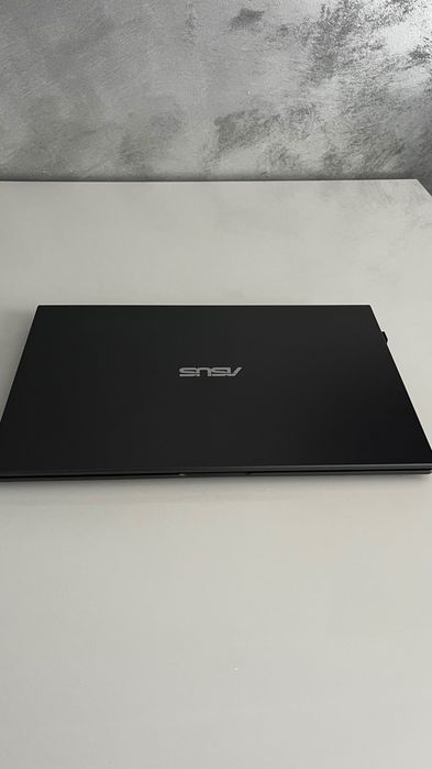 Продавам Лаптоп ASUS