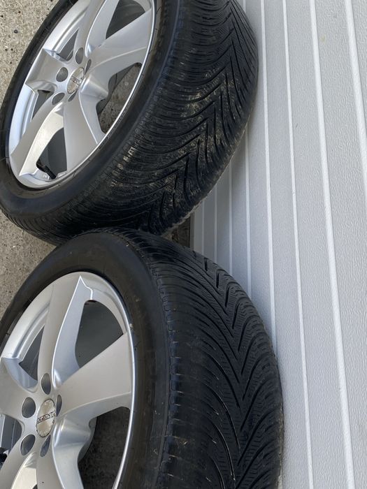 Jante de aliaj cu anvelope de vara bonus ! 5x108 R18  se potrivesc la Ford / Volvo / Freelender 2 jantele sunt marca Dezent si sunt impecabile !!