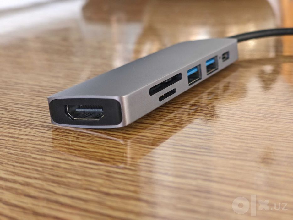 USB-C multi-port hub