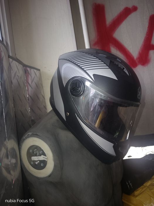 Продам шлем срочно