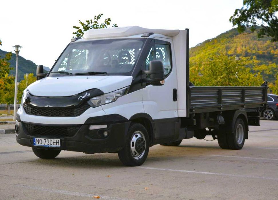 Iveco Daily din 2015 basculabil pe 3 parti