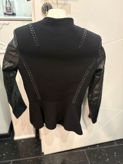 Яке Roberto Cavalli