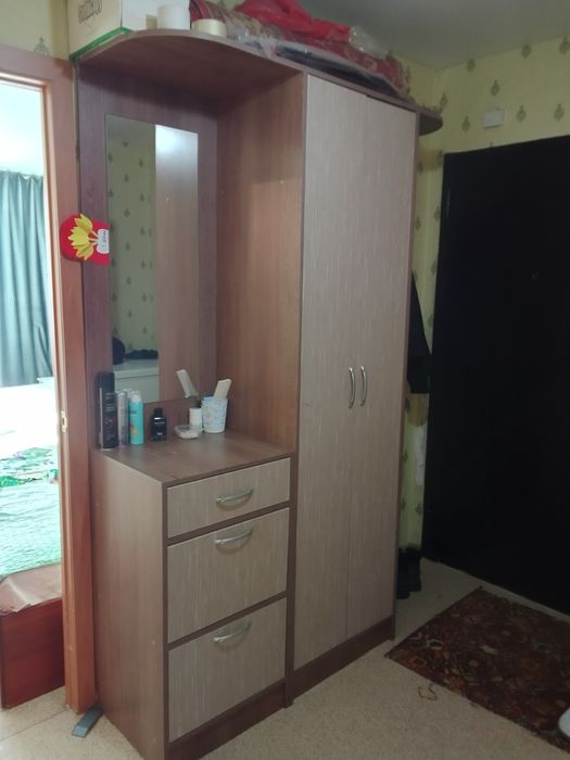 Продам шкаф в прихожую