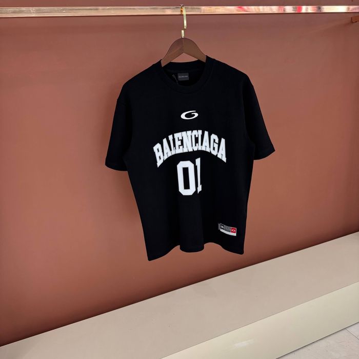 Тениска Balenciaga - Последен размер