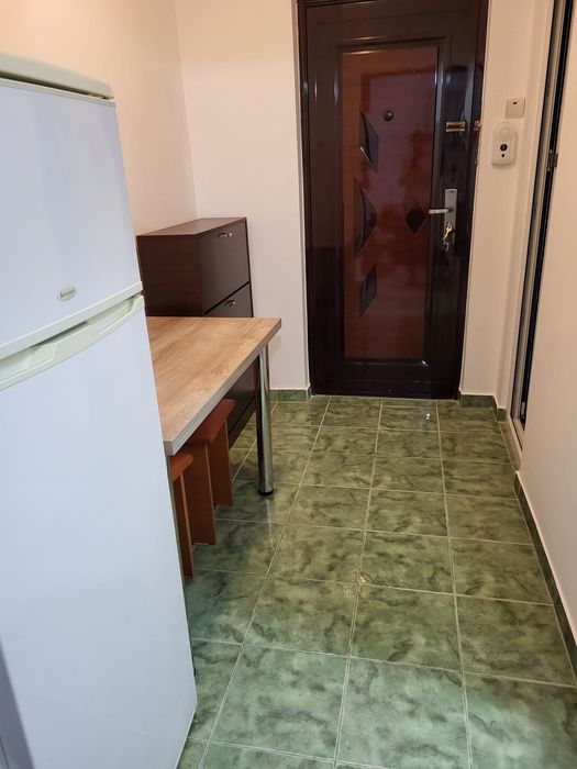 Închiriez garsoniera în țiglina 1