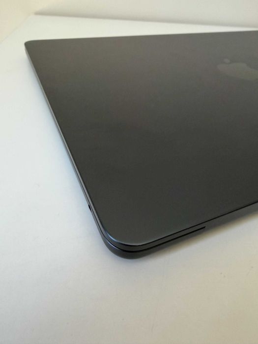 MacBook Air M2 8/256 91% Battery