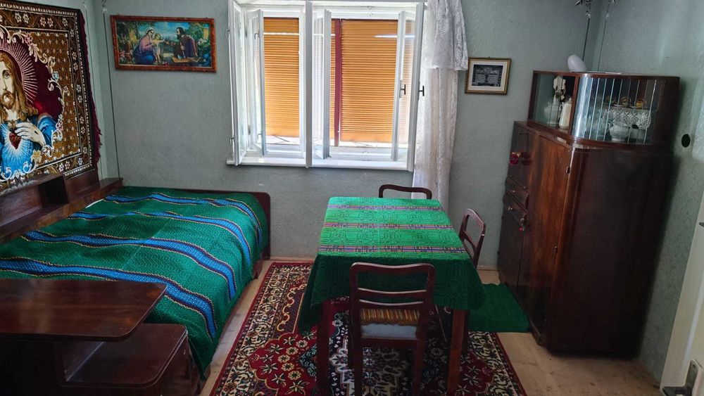 Casa de vanzare cu gradina si curte Drasov Jud. Alba