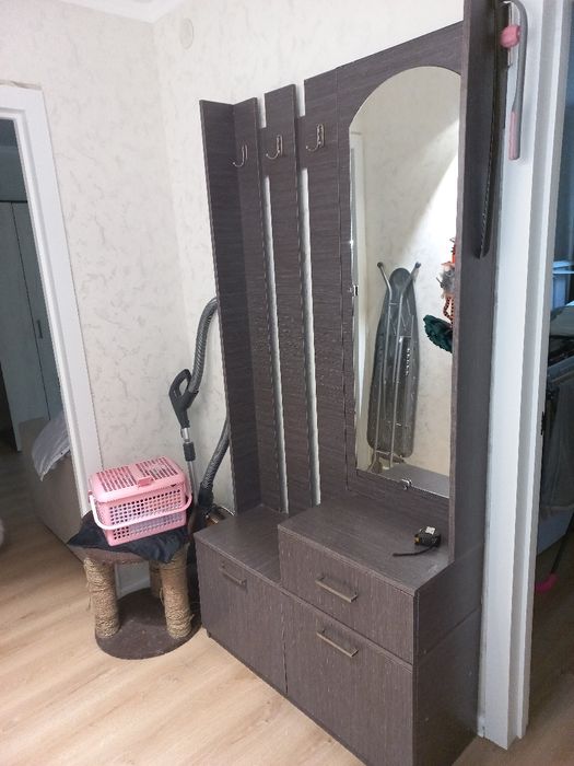 Продам прихожую мебель