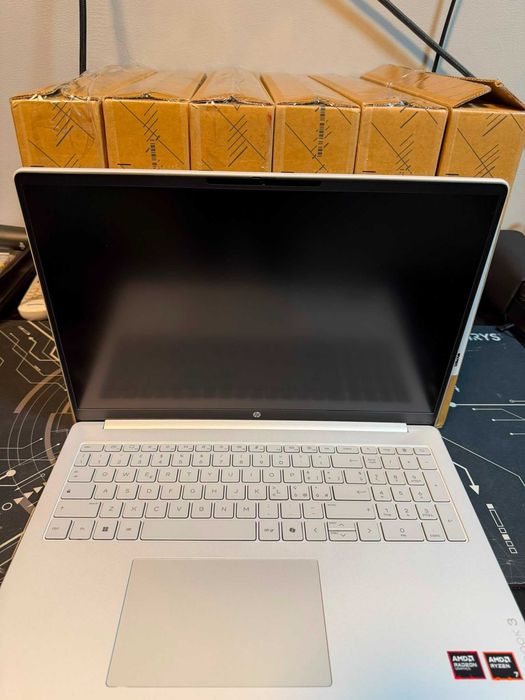 Laptop HP OmniBook 3 / Sigilat / Ryzen 7 / 512 GB / 8 GB RAM DDR5 / Garantie * Krom Amanet Margeanului *