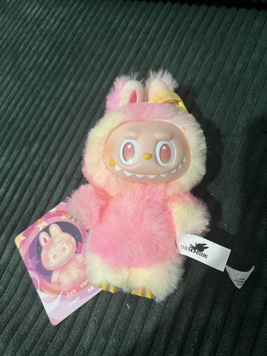 Оригинално Labubu Loyalty