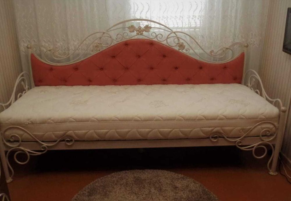 Продам  кровать кованную